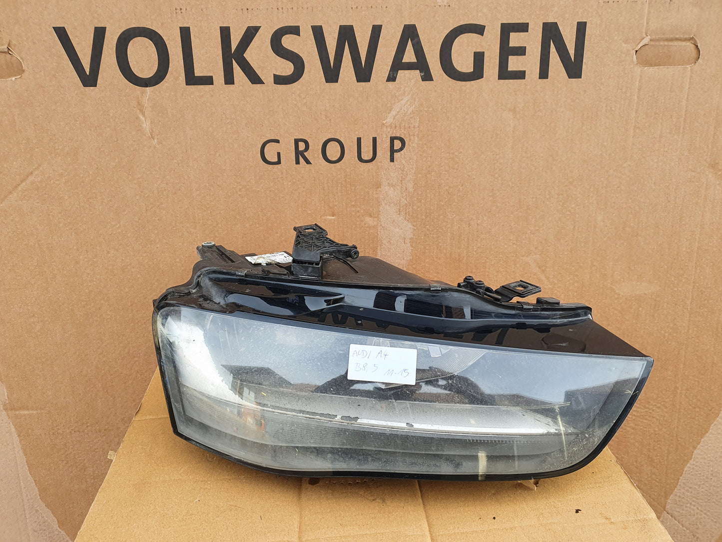 Žaromet spredaj desno -AUDI A4 B8 Lift-