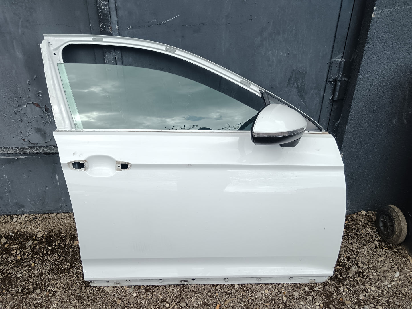 Vrata sprednja desna VW passat b8 2015-2022