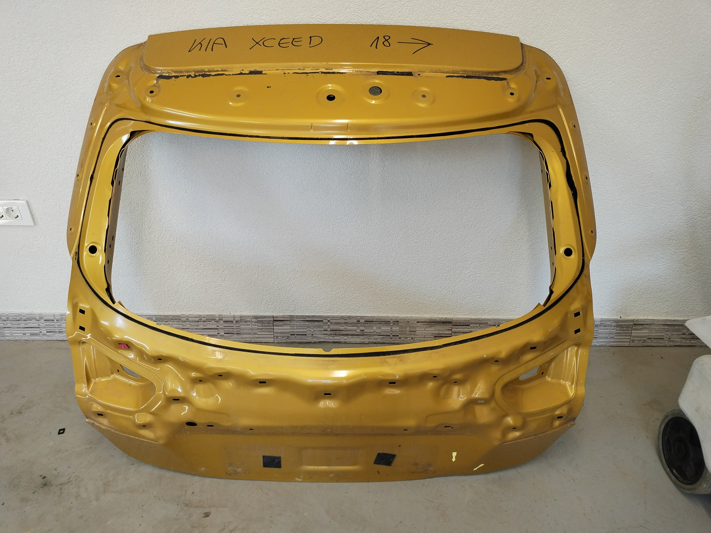 Molding cover - Kia XCEED