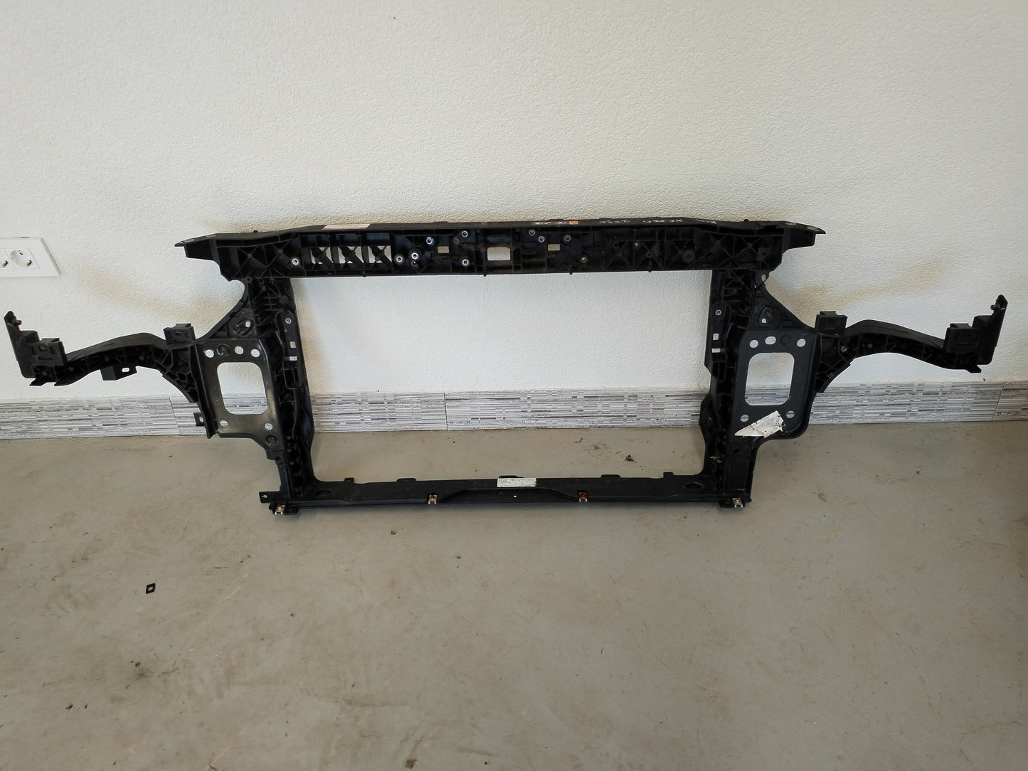 Boundary wall - Kia XCEED