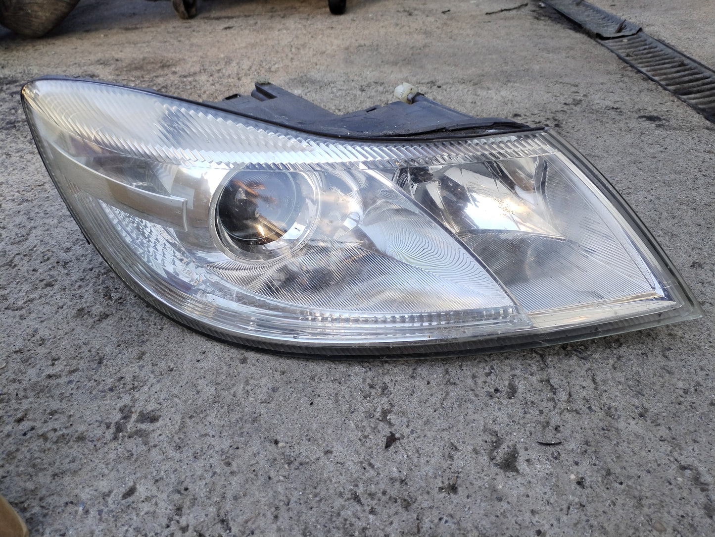 Sprednji žarometi - Škoda octavia II Lift