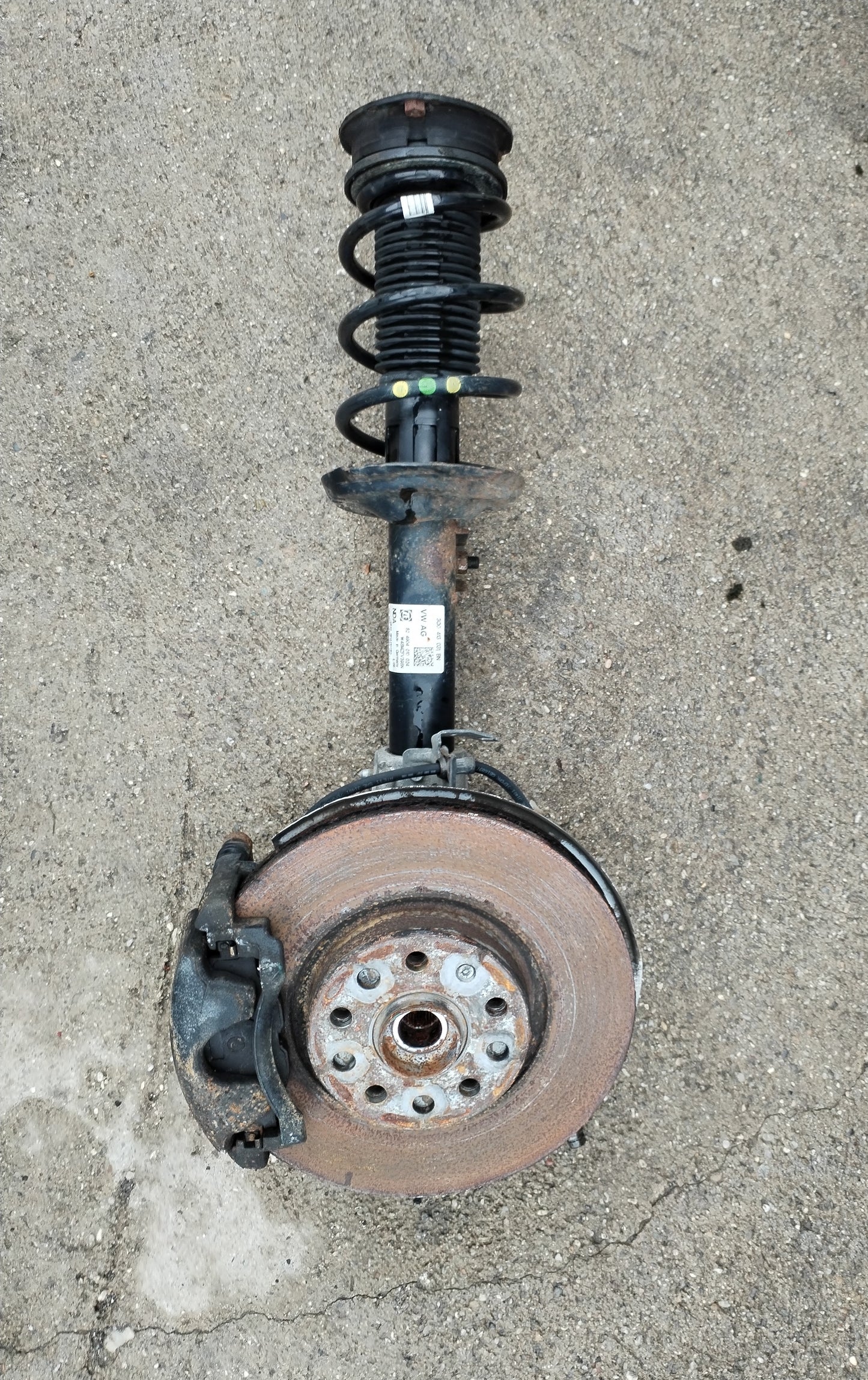 Sprednji levi premnik - VW Passat B8 komplet