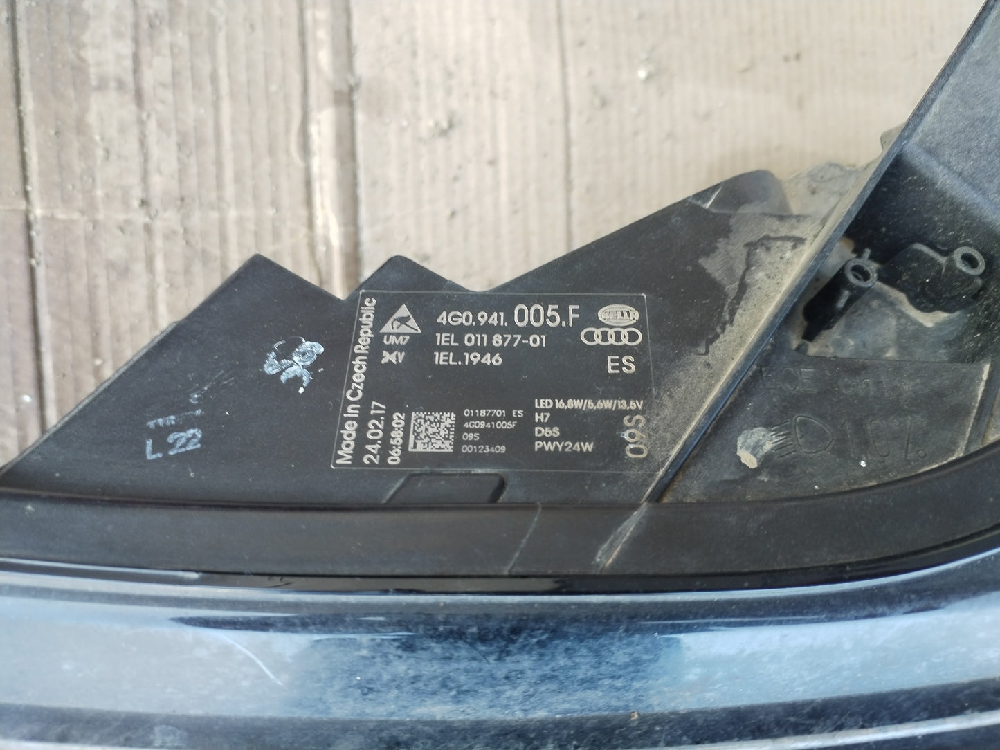 Žaromet Spredaj Levo -AUDI A6 c7 Lift