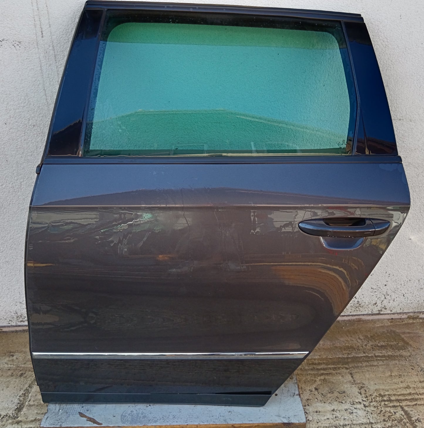 Vrata zadnja leva -VW PASSAT- b6 2005-2010 Variant