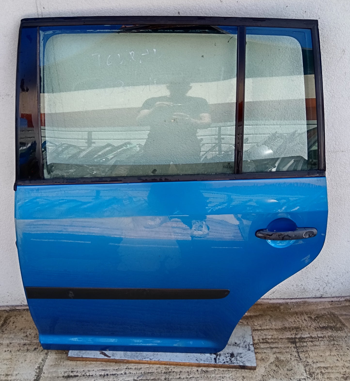 Rear left door -VW TOURAN- 2004-2015