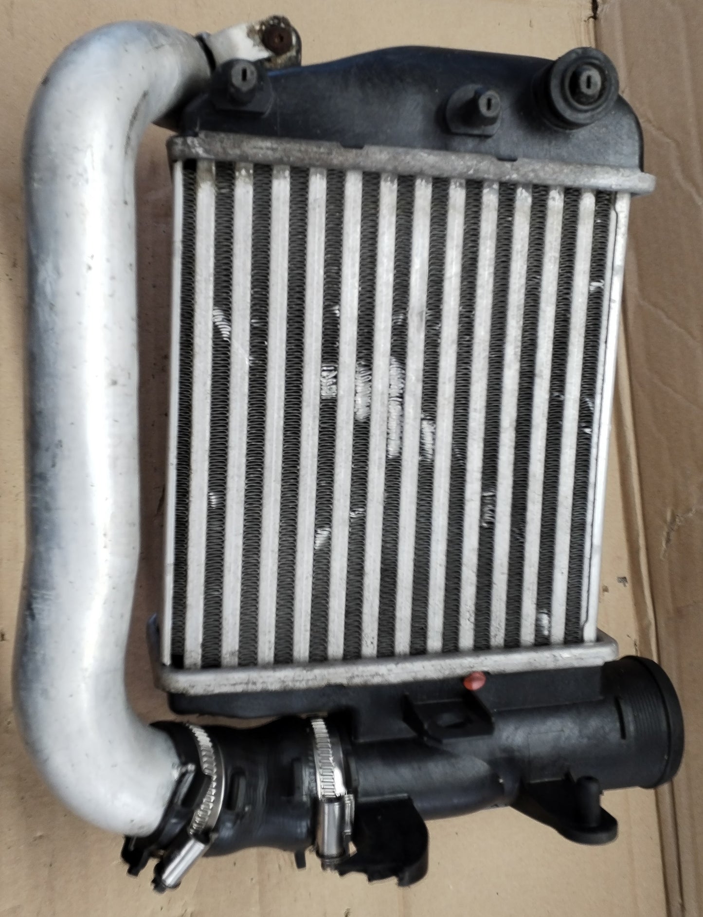 Hladilnik AUDI A6-c6