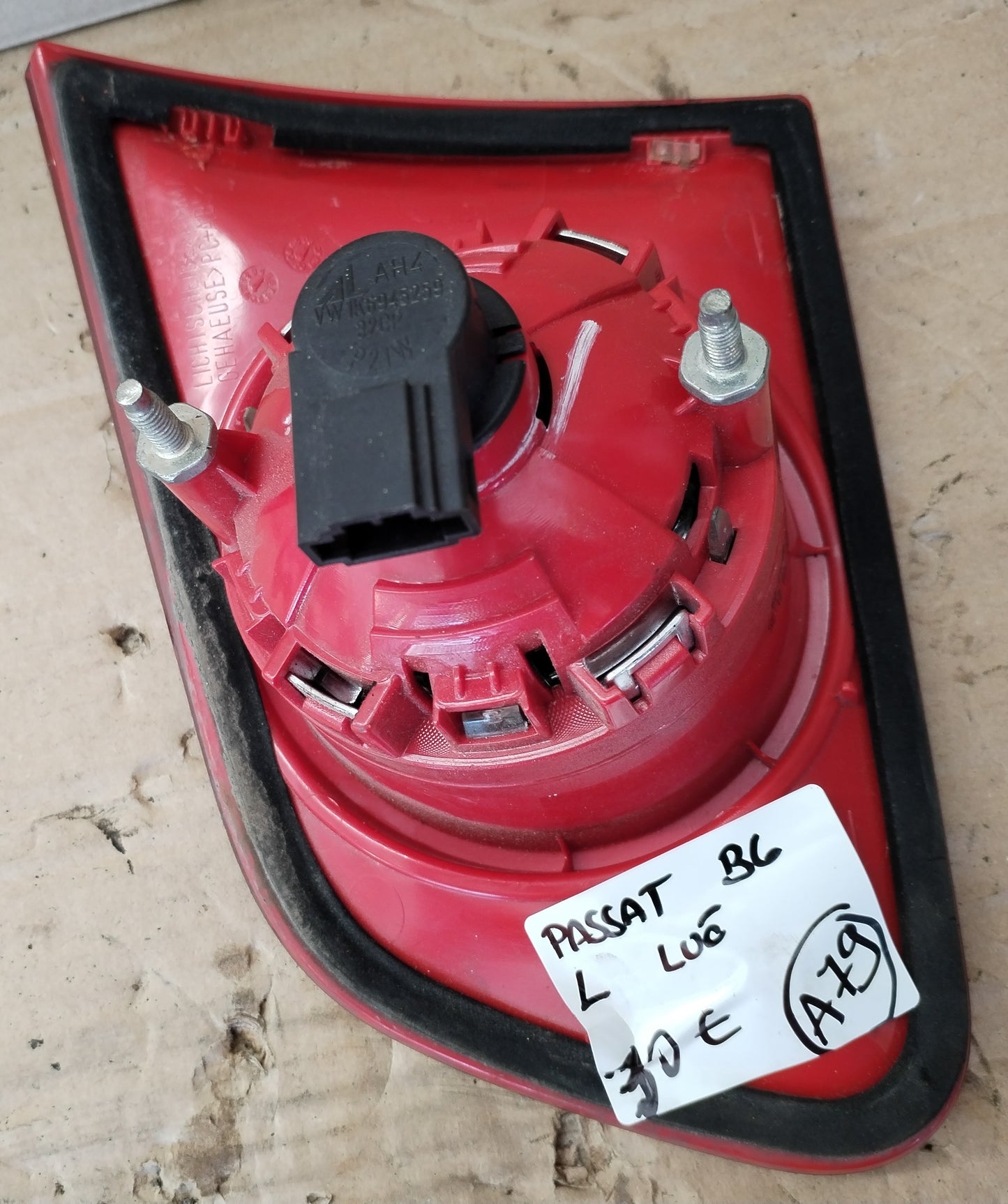 Luč zadnja leva VW PASSAT B6