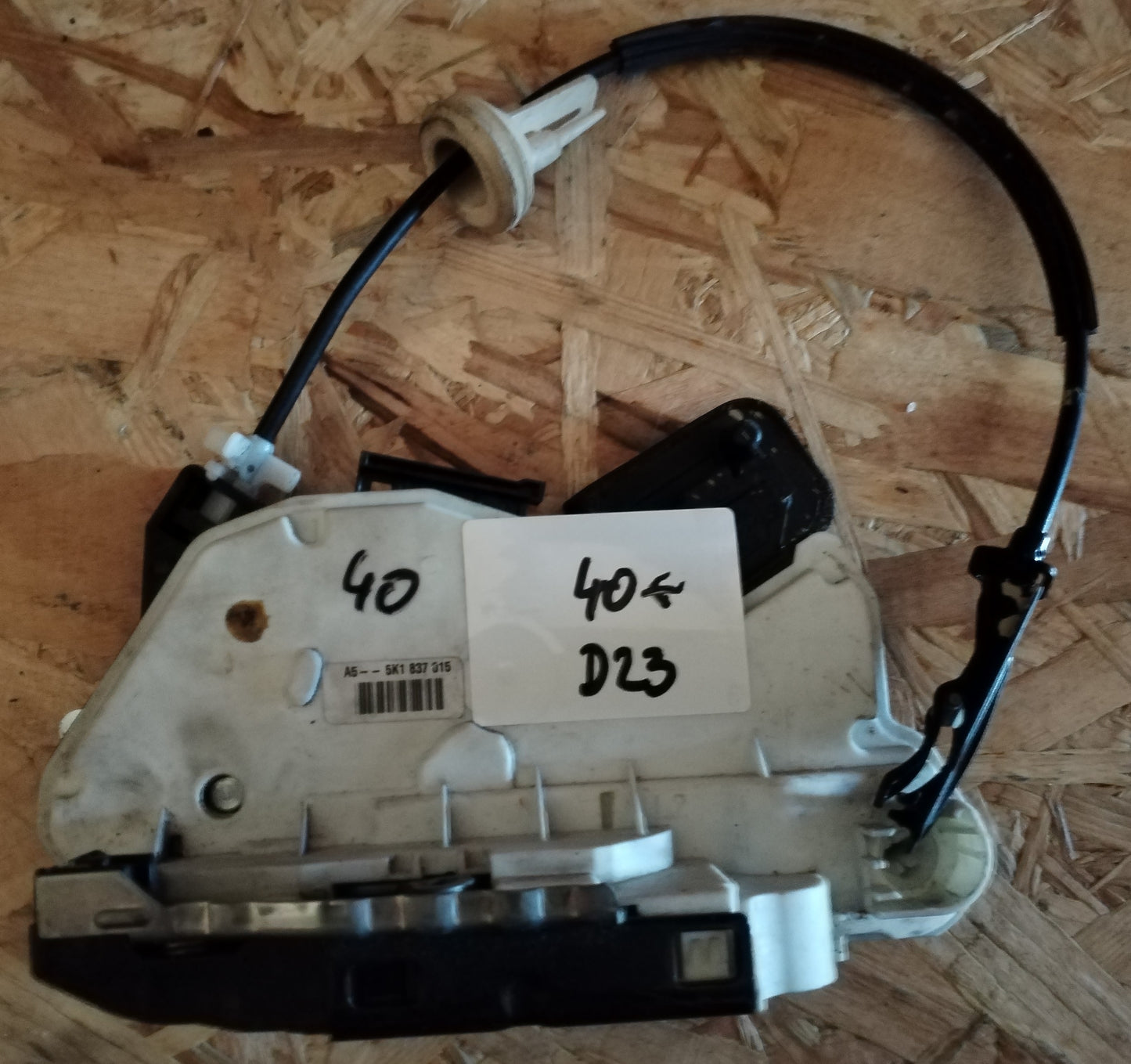 Zaklep sp. levo VW GOLF VI