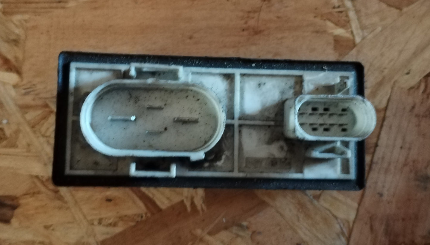 Rele ventilatorja hladilnika VAG