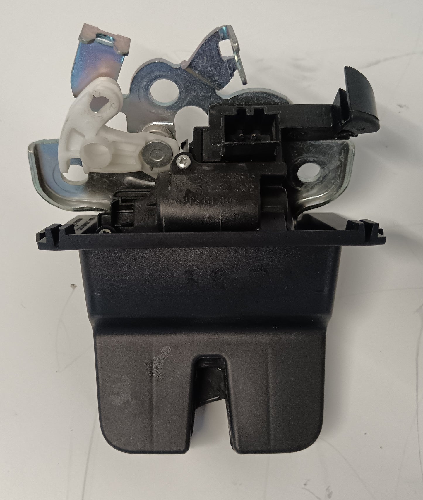 Ključavnica prtljažnika ŠKODA OCTAVIA III