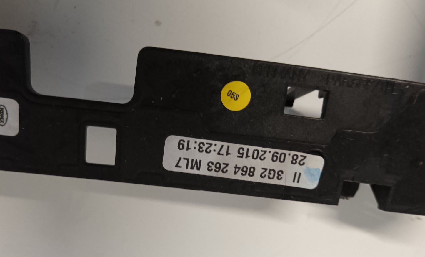 VW PASSAT B8 OKVIR POKROV PREDORA 3G1864263ML7