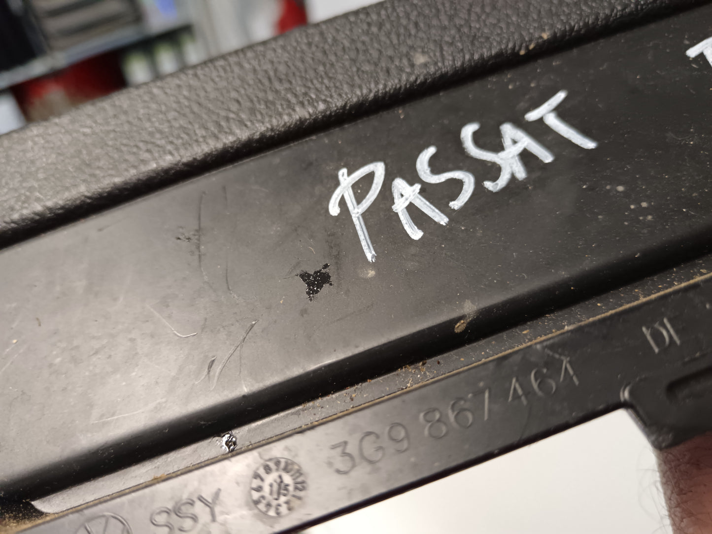 ORIGINALNA OBLOGA DESNO VOLKSWAGEN PASSAT B8 3G9867464