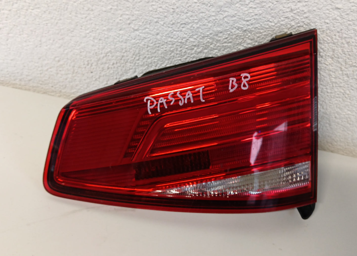 ZADNJA LUČ PASSAT B8 VARIANT