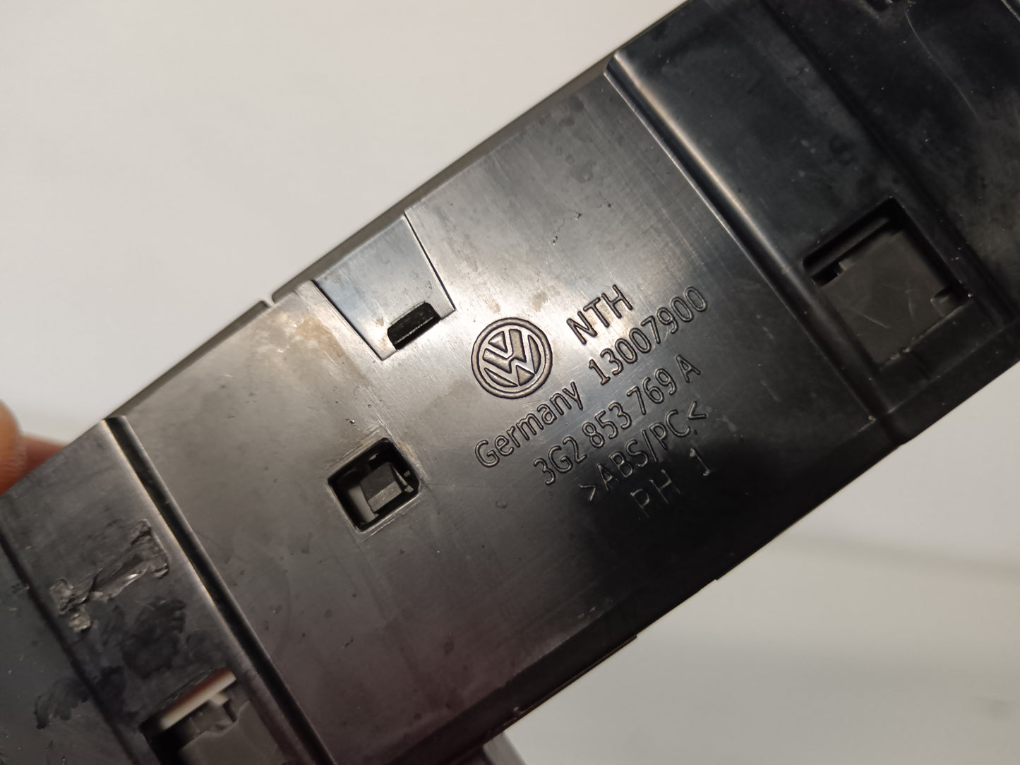 VOLKSWAGEN PASSAT Plošča z gumbi B8 3G2853769A