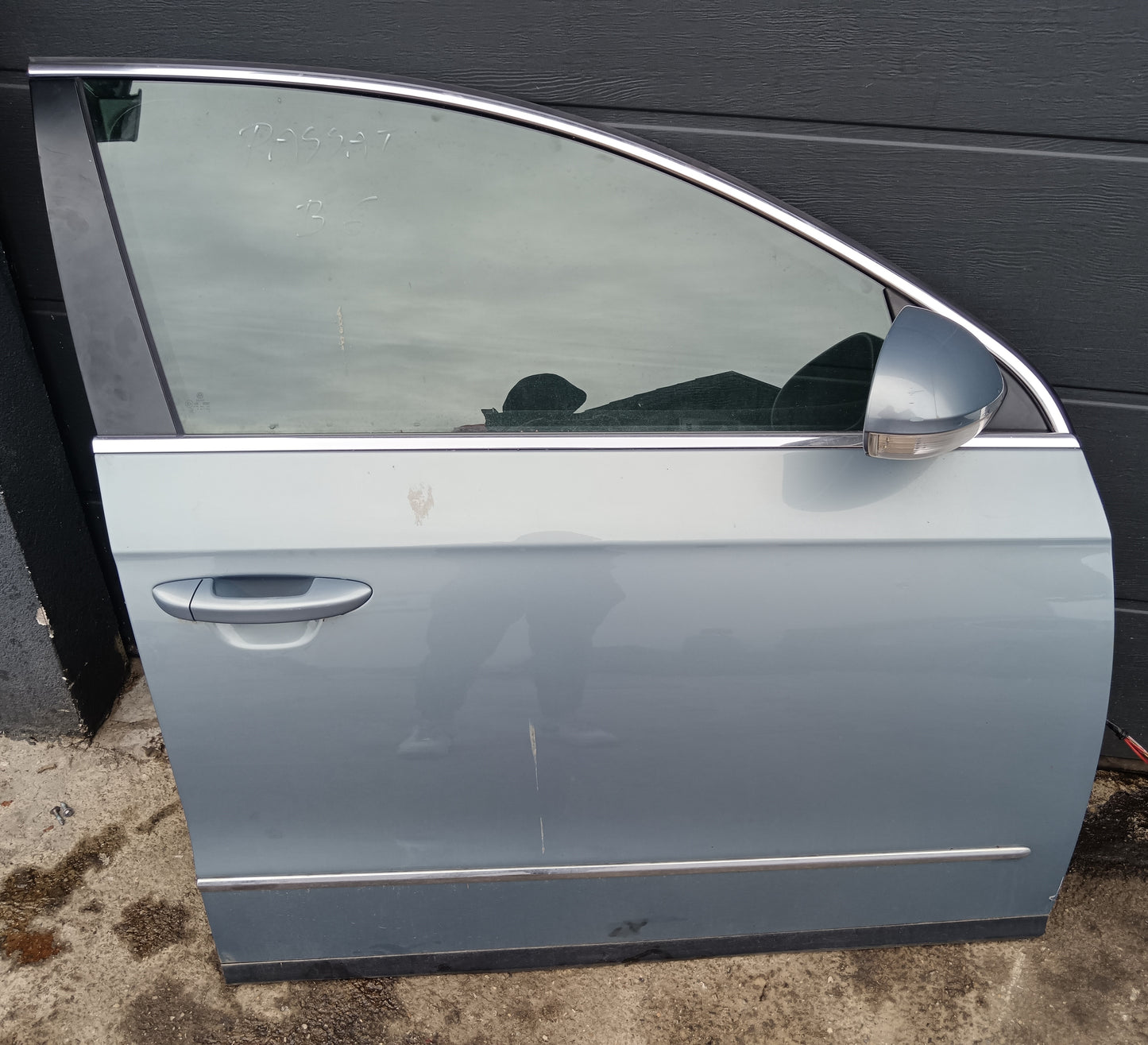 VW PASSAT B6 SPEDNJA D. VRATA