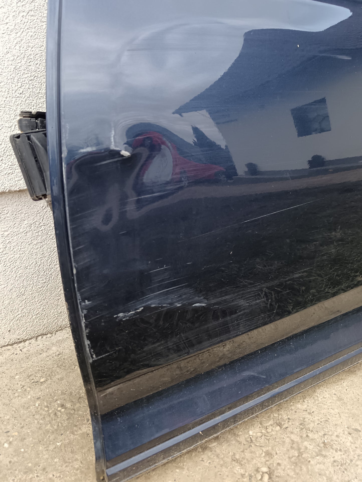 ZADNJA STRANSKA VRATA L. PASSAT B8 (POŠKODOVANA)