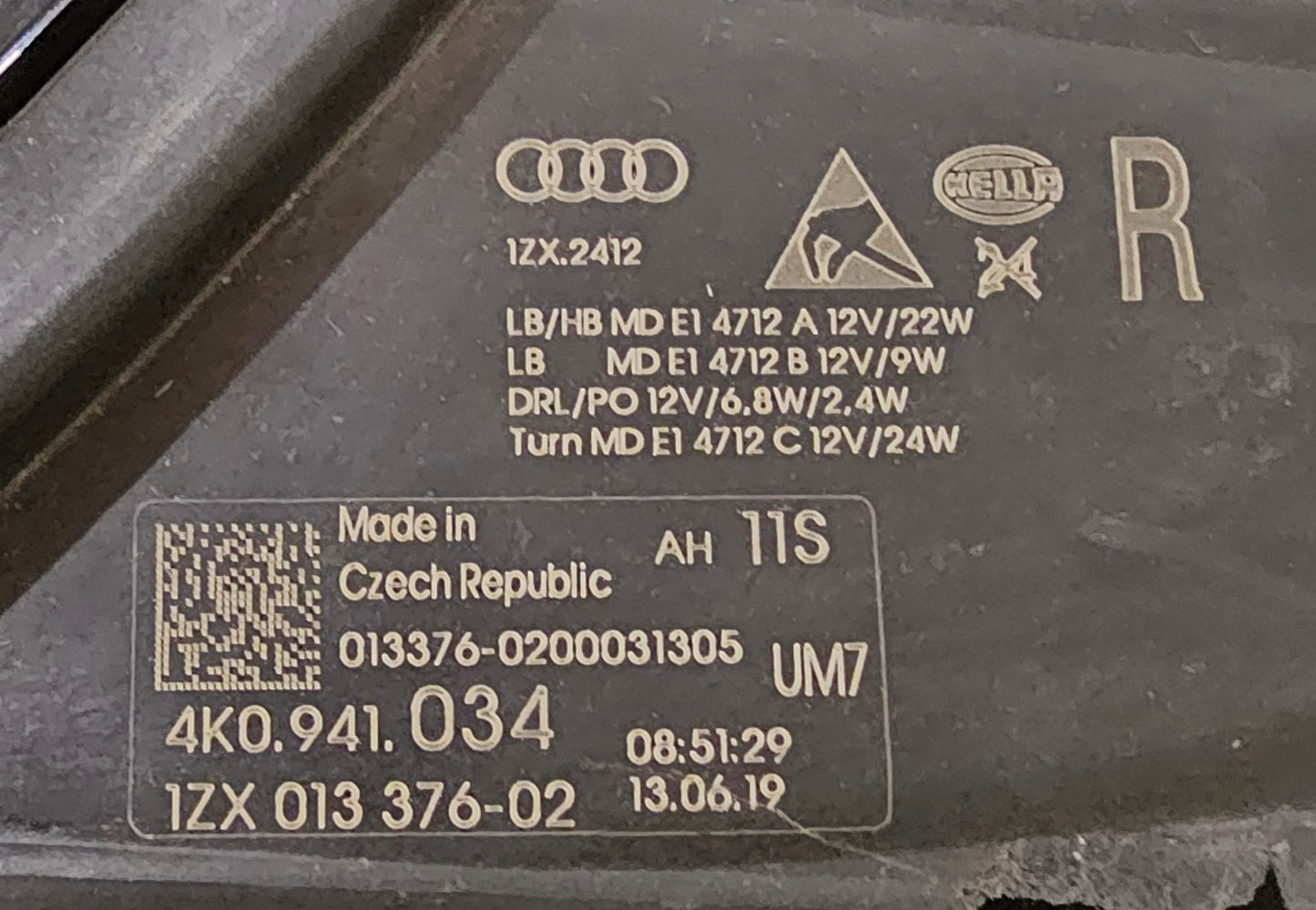 Žaromet sprednji desni-Audi A6 C8 (poškodovano)