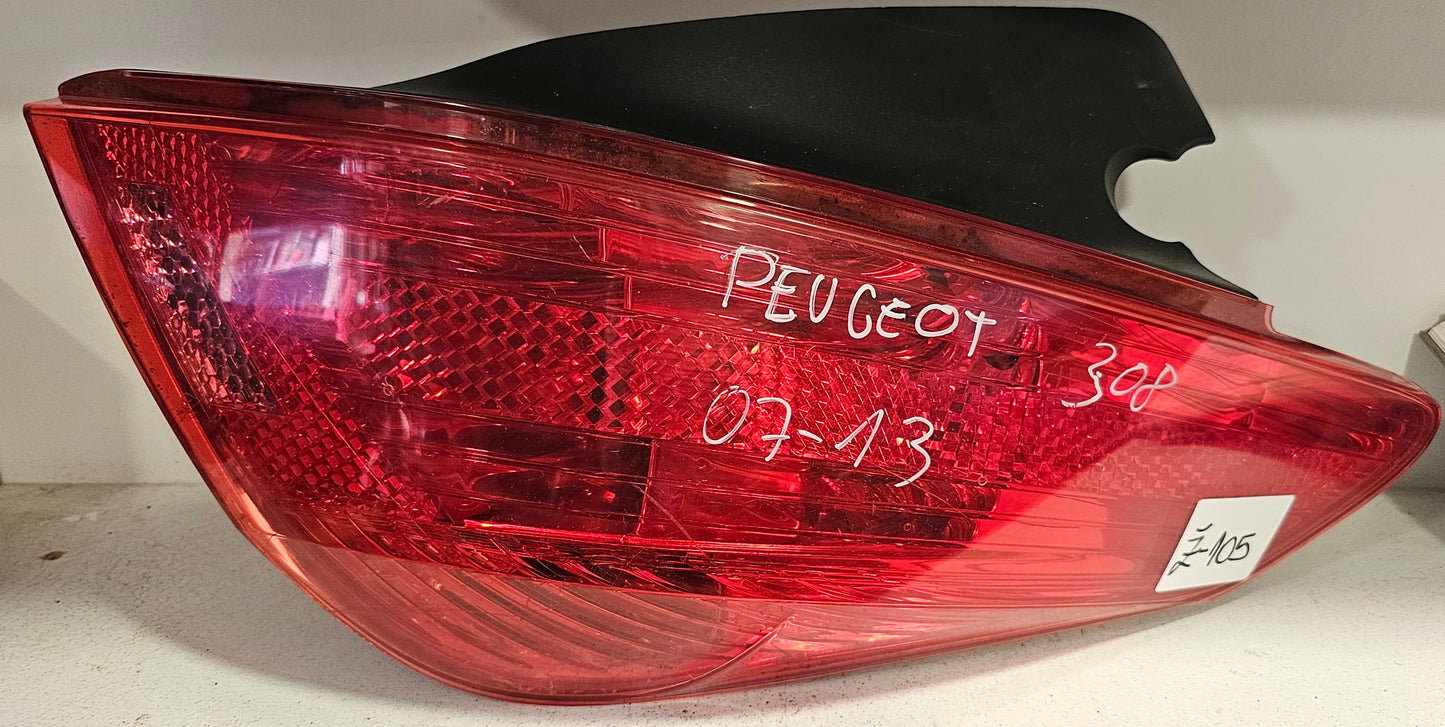 Žaromet zadnji desni Peugeot 308