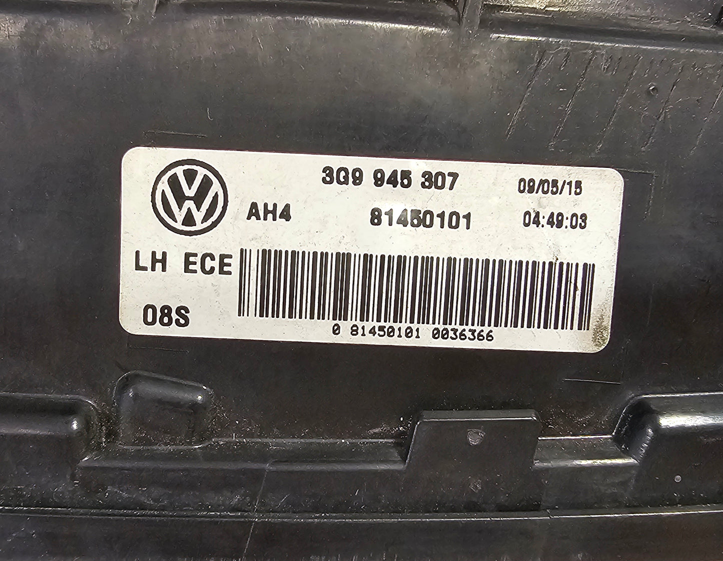 Žaromet zadnji desni VW Passat B8