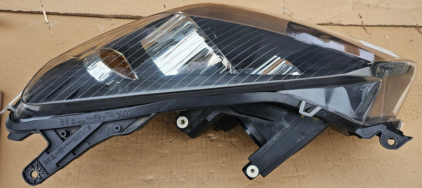 Žaromet sprednji desni-Opel Astra H (novo)