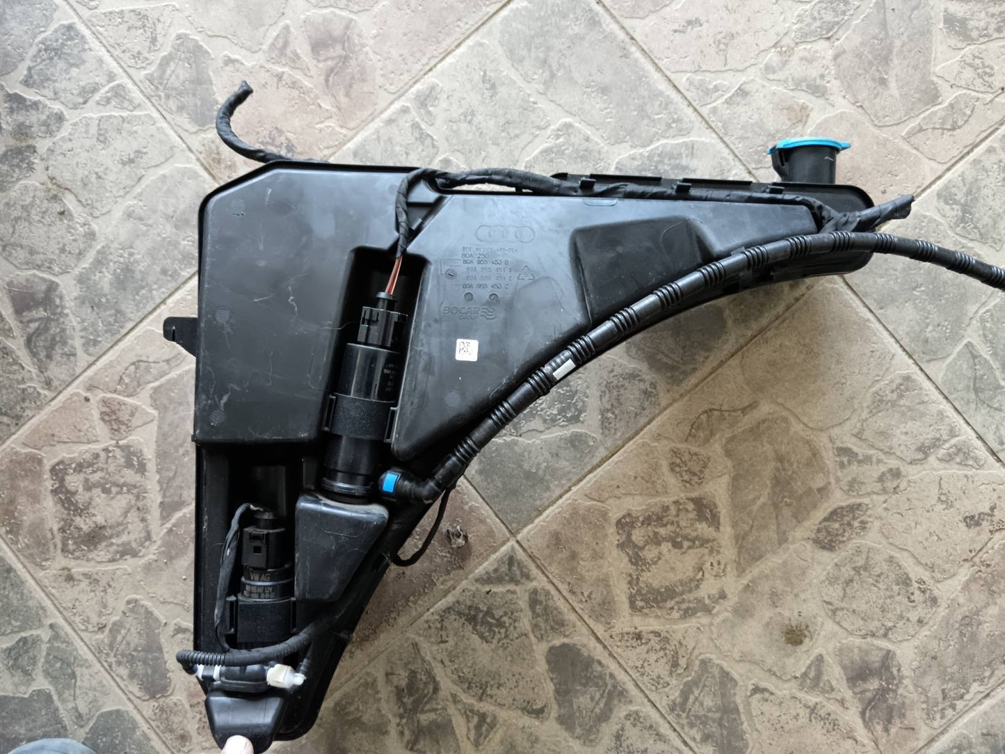 Posoda za pranje stekla AUDI Q5 80A