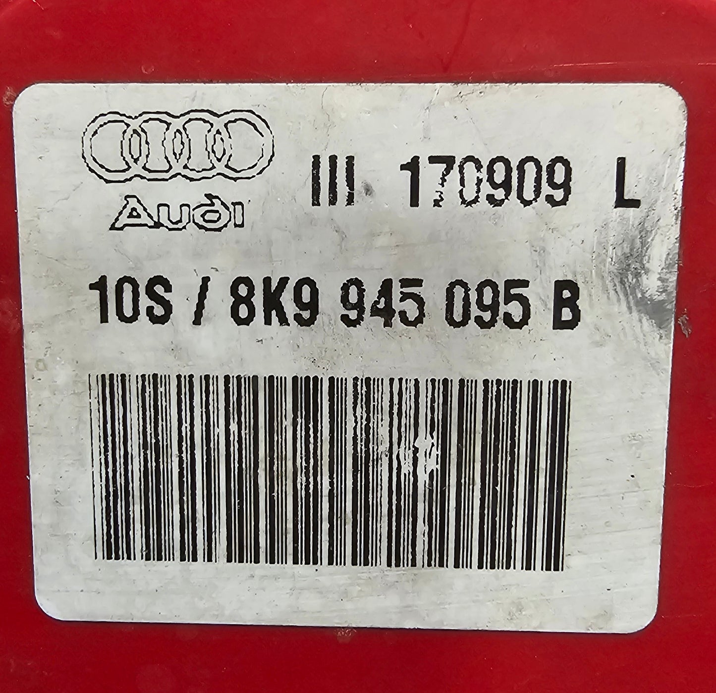 Žaromet zadnji levi Audi A4 Led (poškodovan)