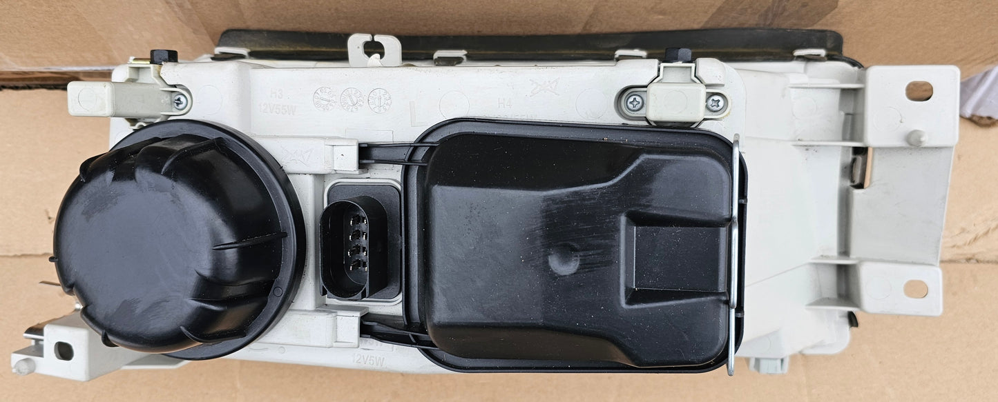 Žaromet sprednji levi-Škoda Octavia (novo)