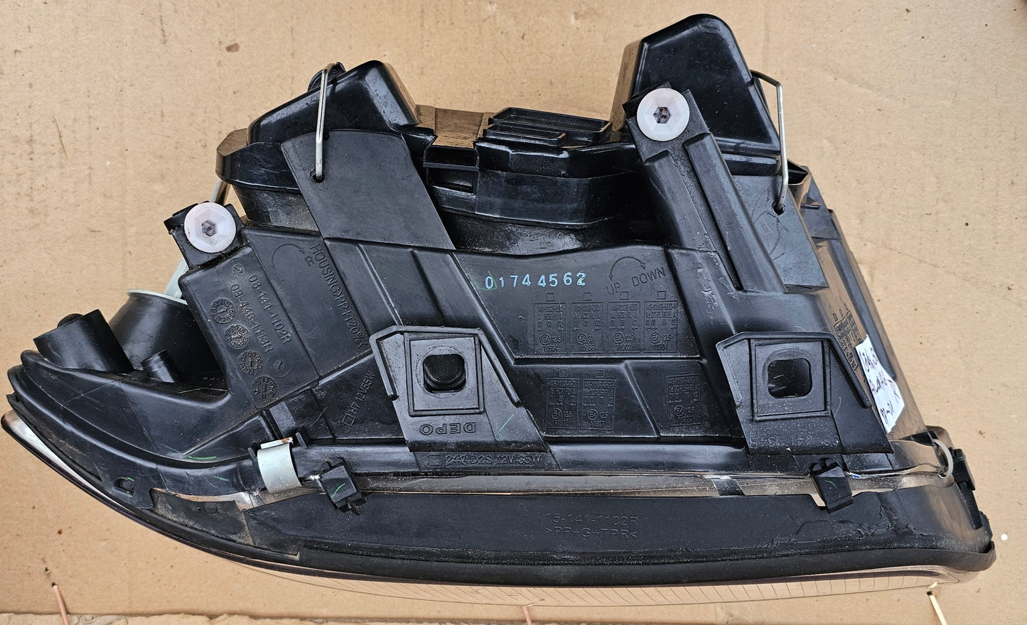 Žaromet sprednji desni-Audi A6 (novo)