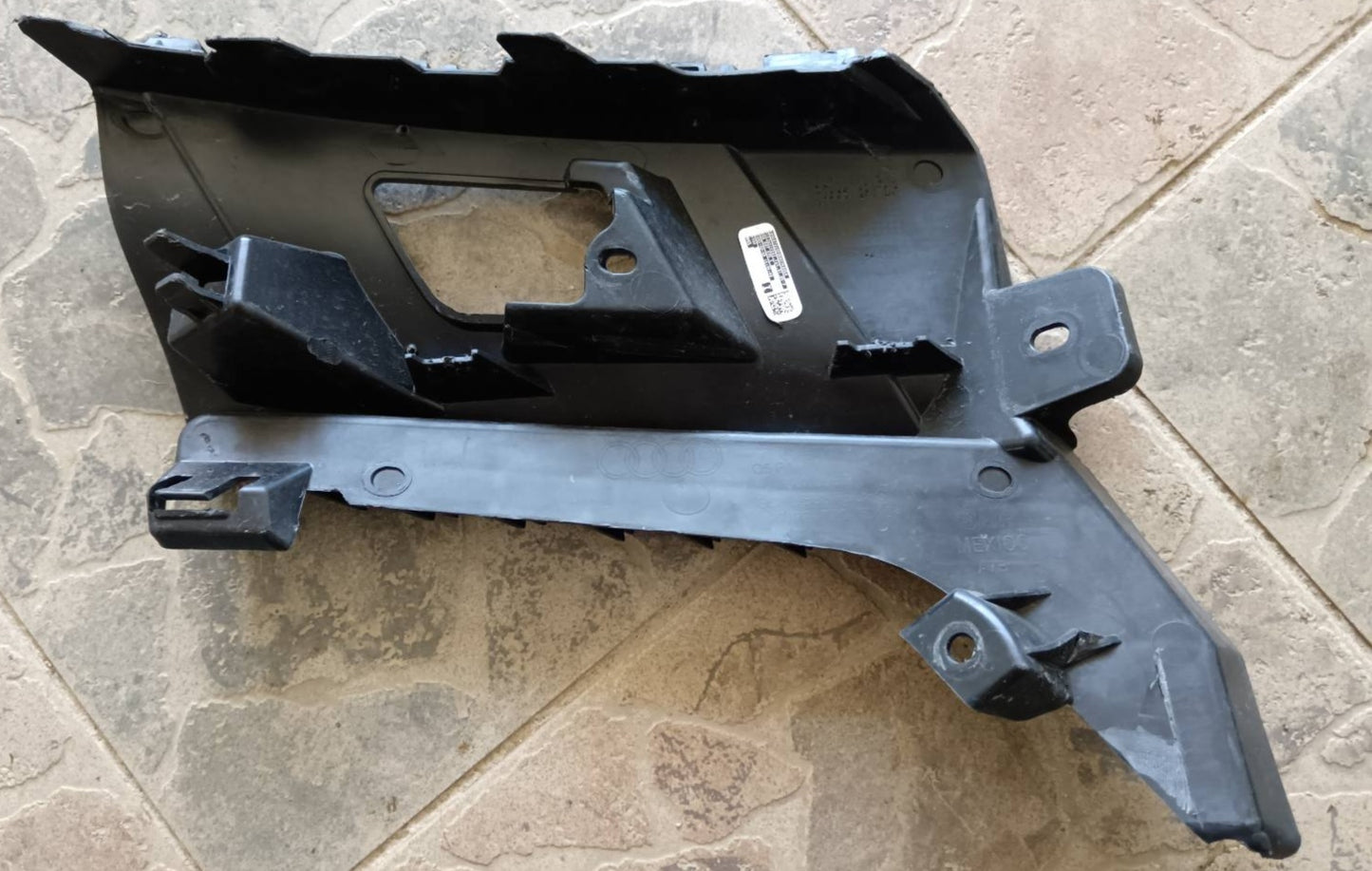 Nosilec odbijaca AUDI Q5 80A Lilft Desno