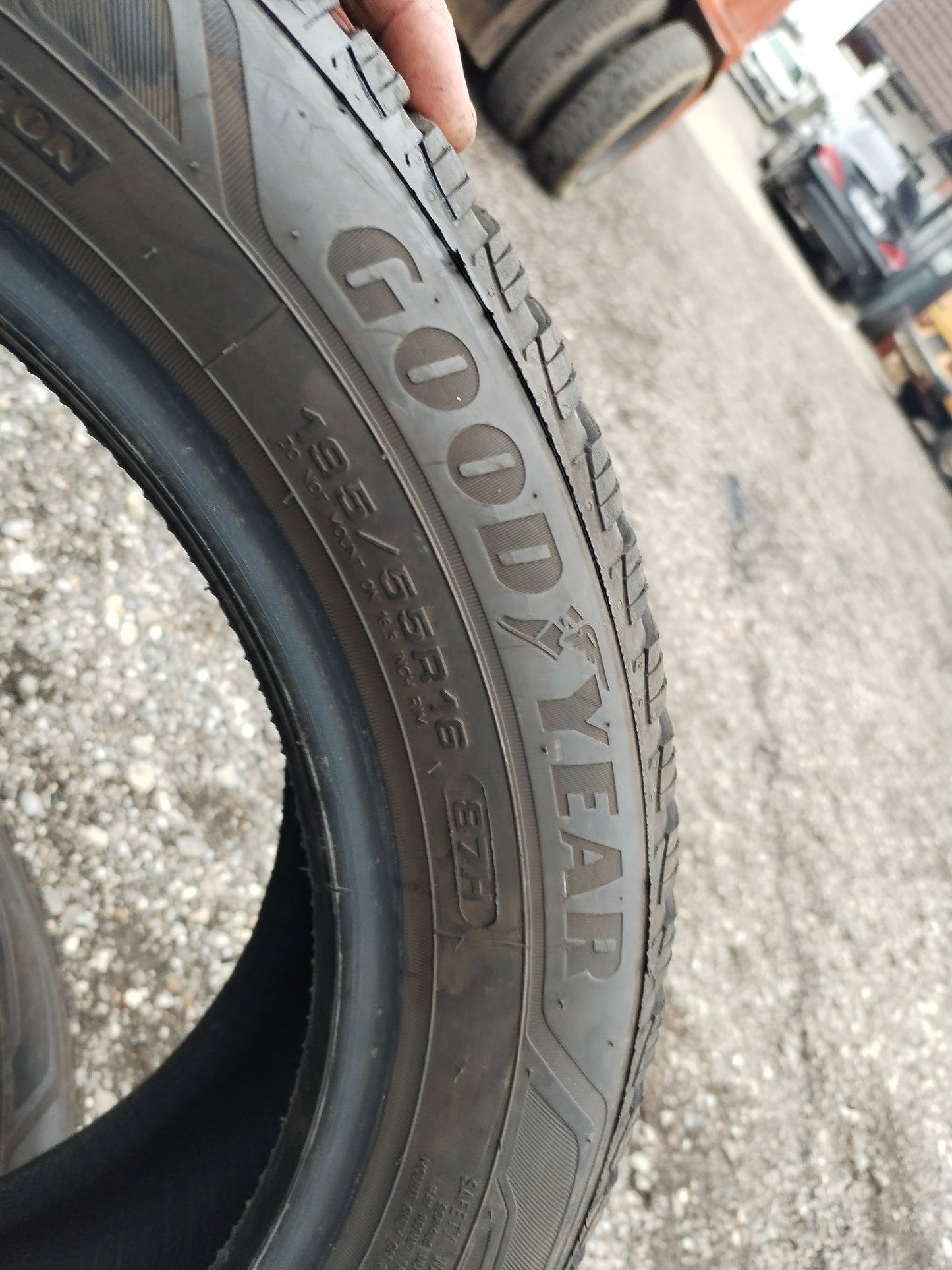 Zimske pnevmatik - GOODYEAR 195/55R16