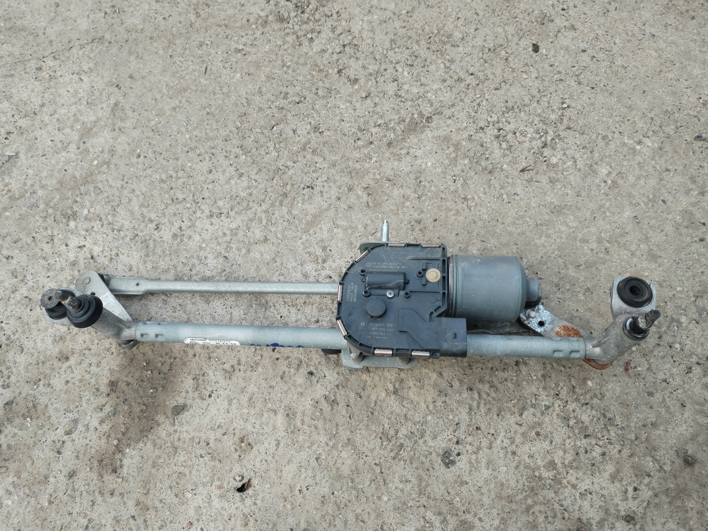 Wiper guide - VW SCIROCCO