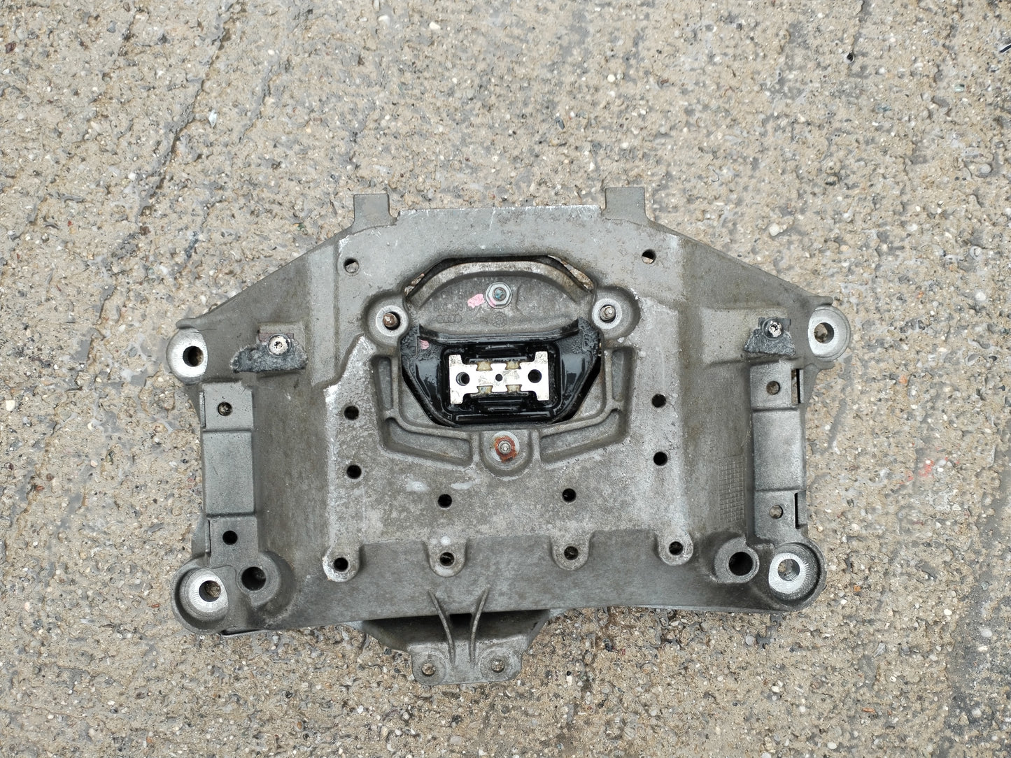 Transmission bracket -AUDI A4 A5 Q5