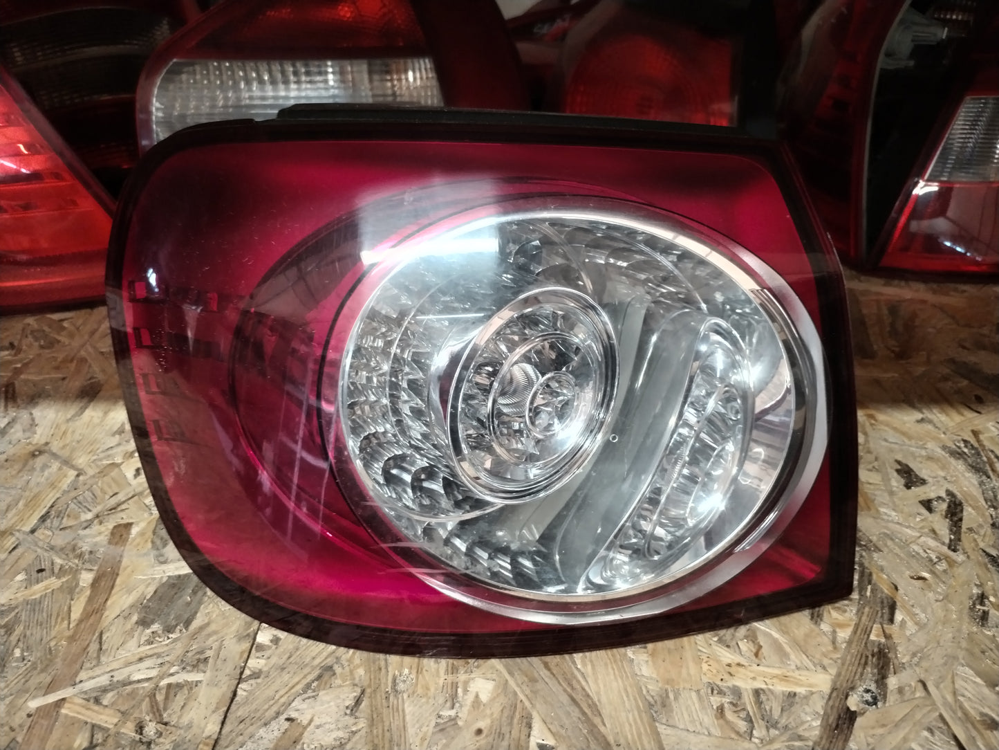 Rear left headlight VW GOLF +