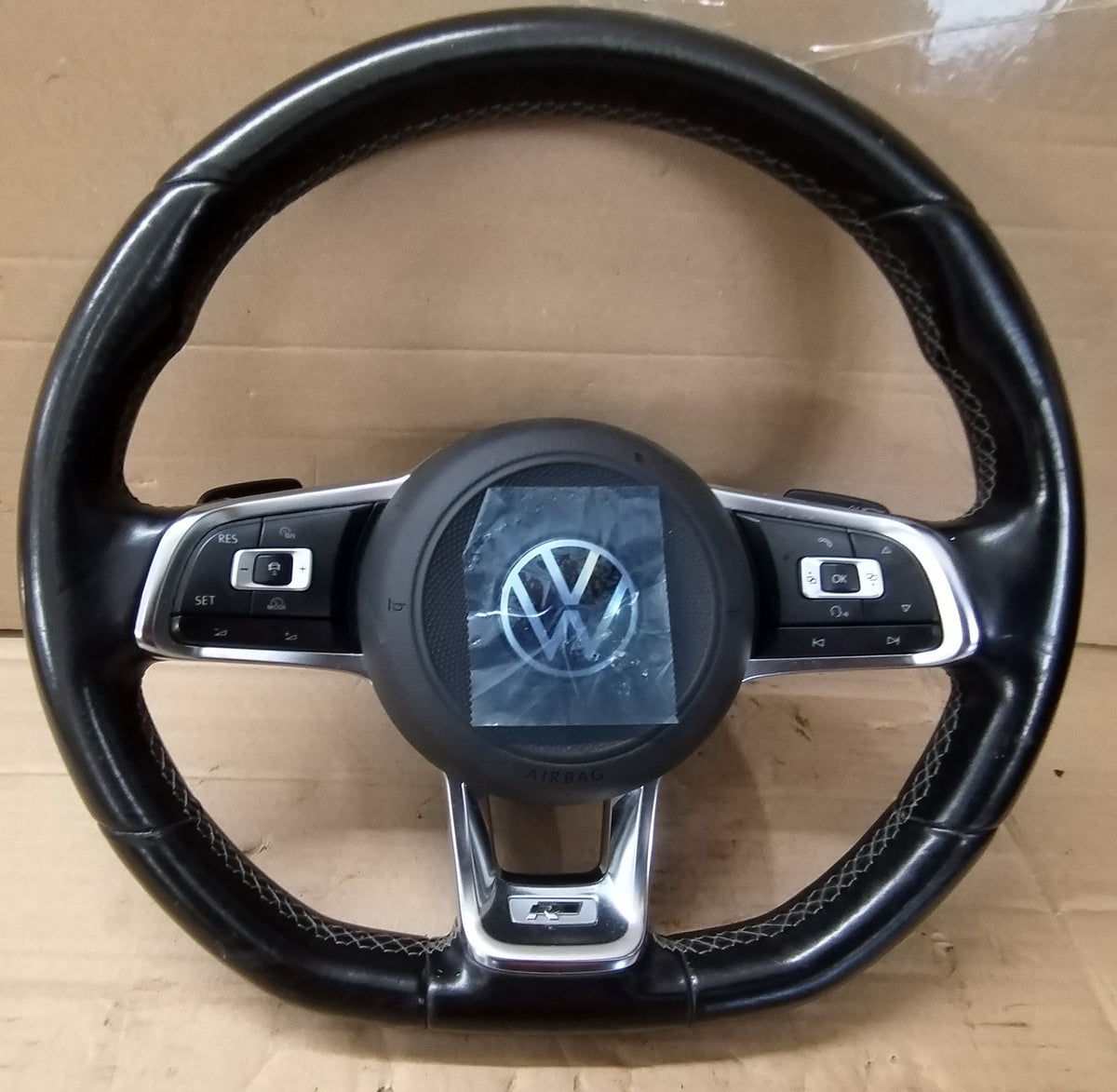 Volan R Line Volan VW R Line – Rabljeni avtodeli
