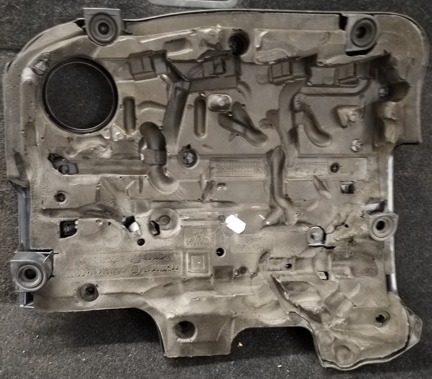 AUDI A3 engine cover
