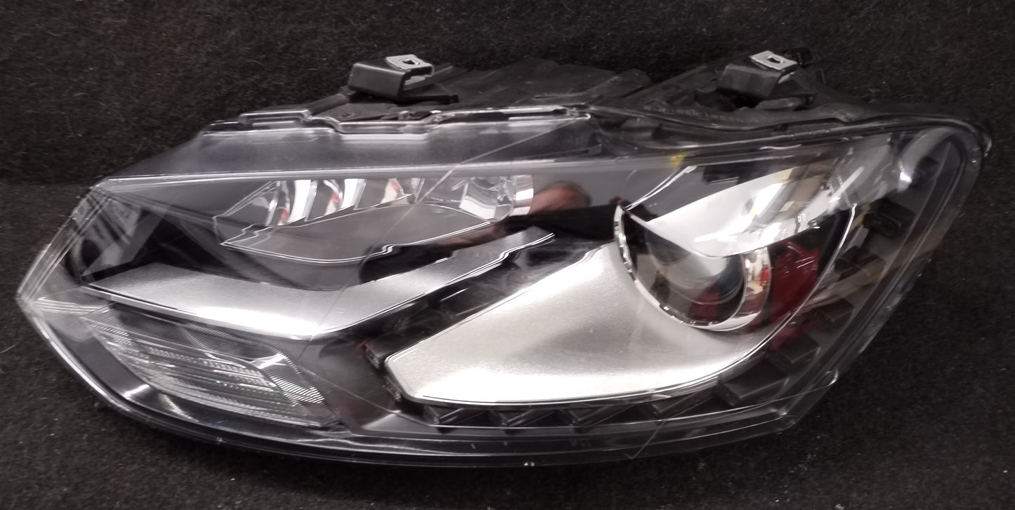 Light VW POLO 6R front left