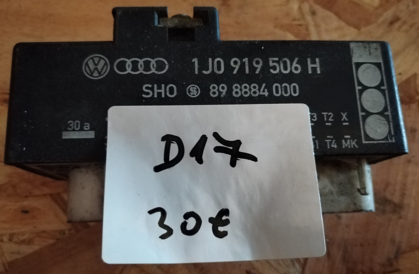 Rele ventilatorja hladilnika VAG