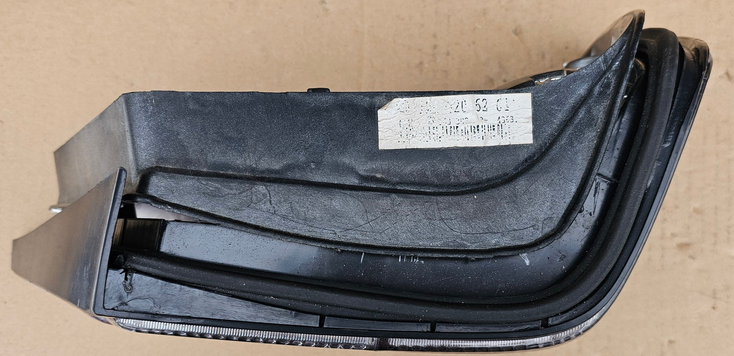 Žaromet zadnji desni-Mercedes 124 (novo)