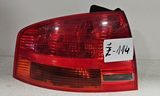 Žaromet zadnji levi Audi A4 B7 Limo