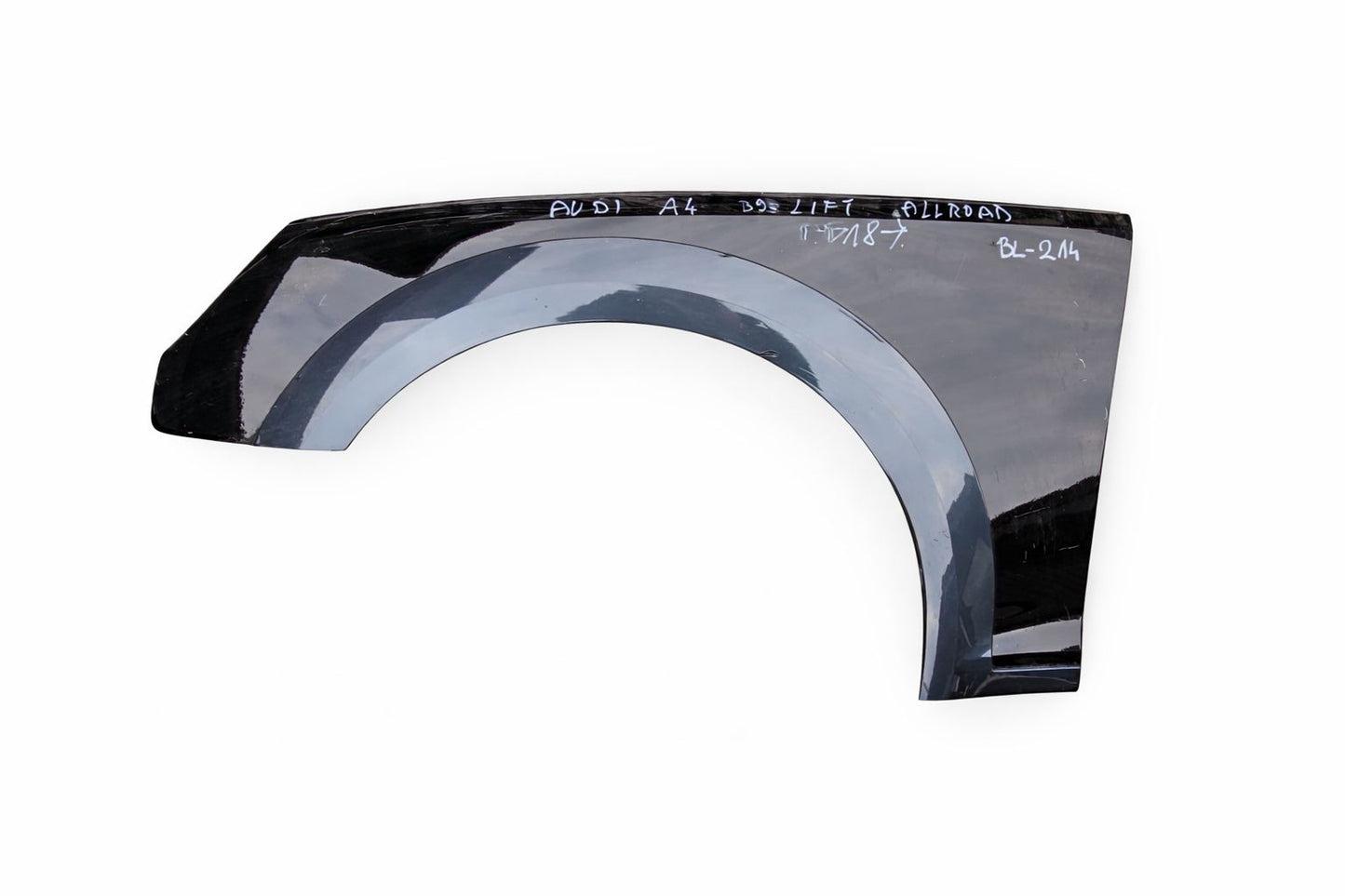 Blatnik spredaj levo - Audi A4 B9 lift allroad 18T