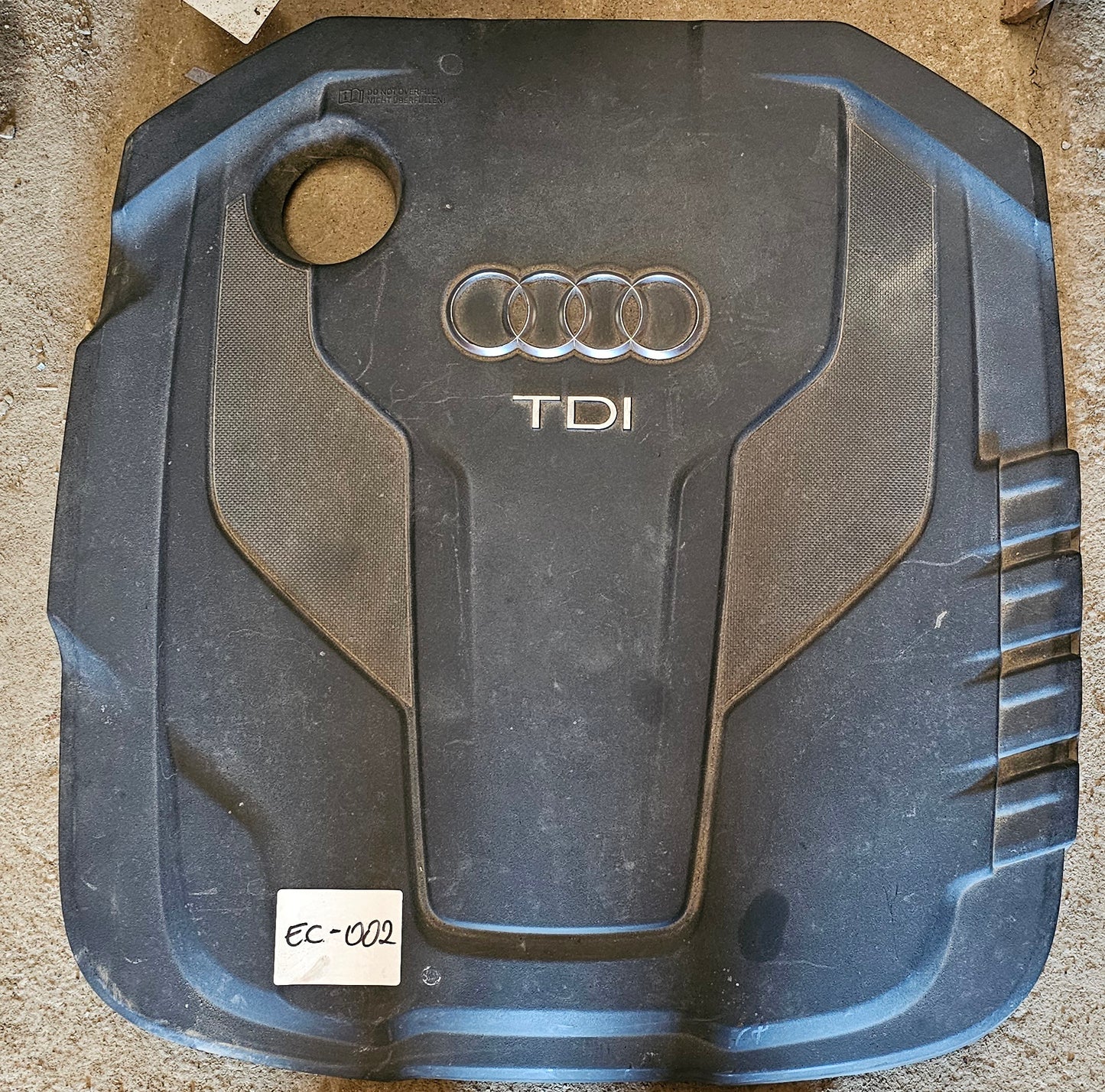 Pokrov motorja-Audi