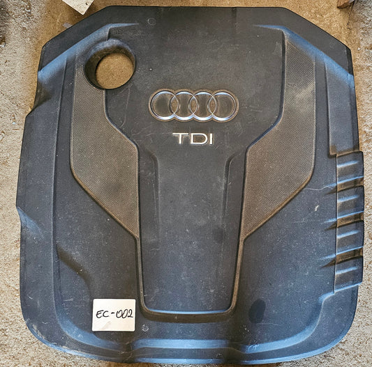 Pokrov motorja-Audi