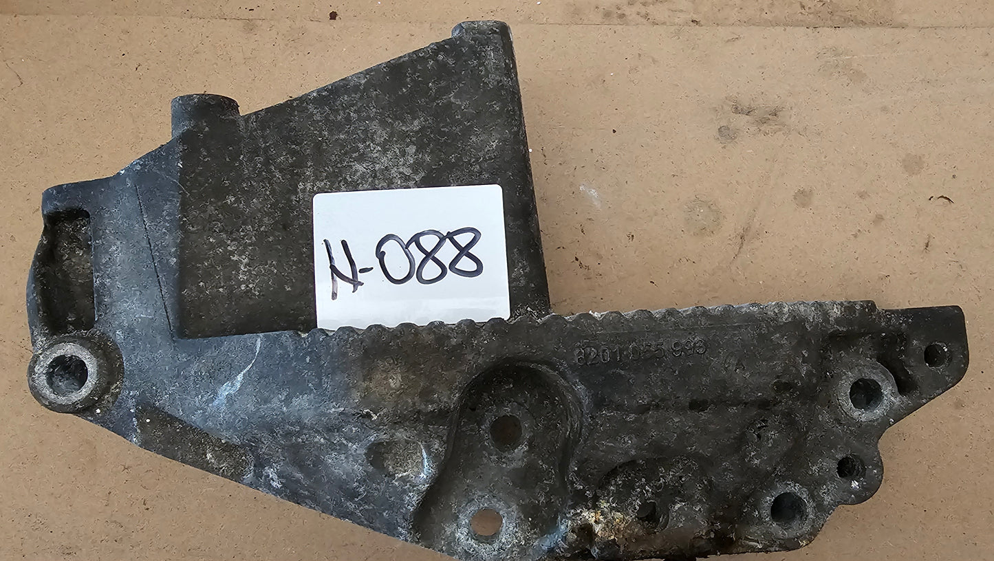 Nosilec motorja-Renault