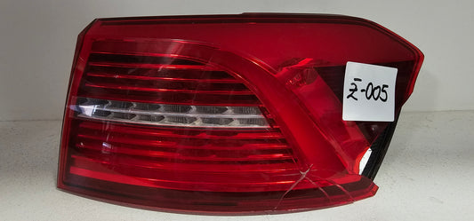 Žaromet zadnji VW Passat B8 (poškodovan)