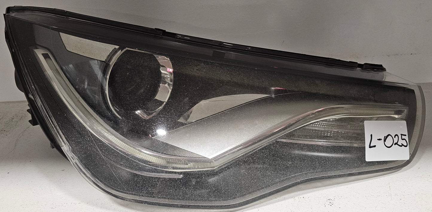 Žaromet sprednji desni-Audi A1 xenon+led