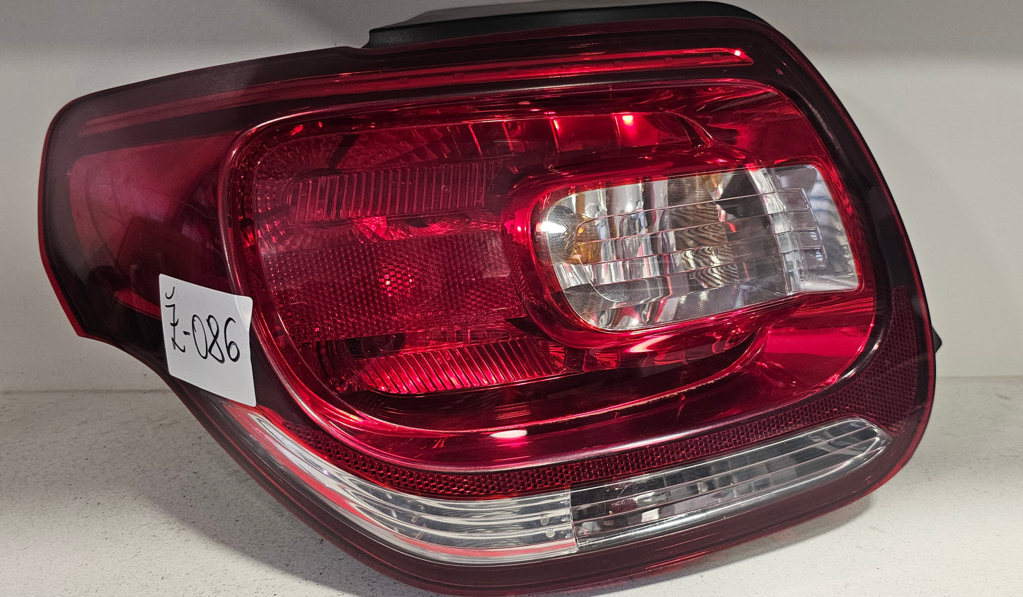 Žaromet zadnji levi Citroën DS3