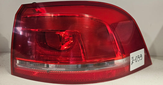 Žaromet zadnji desni VW Passat B7