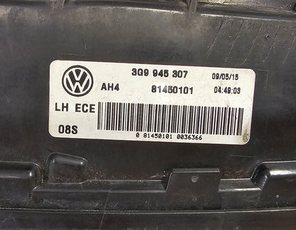 Žaromet zadnji desni VW Passat B8