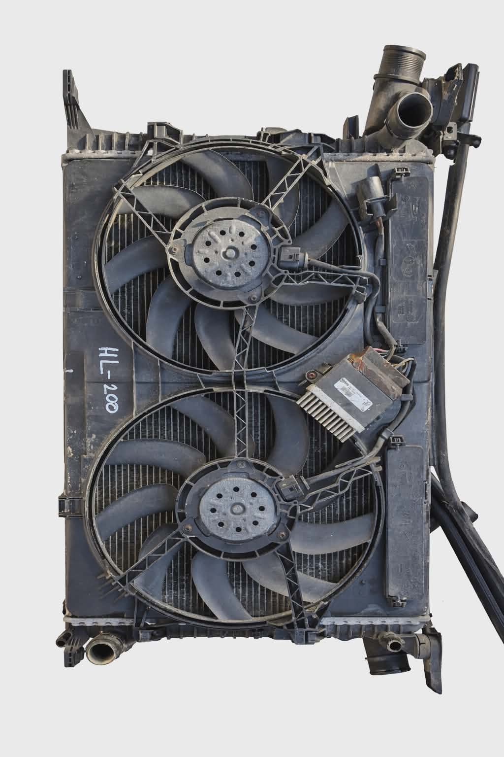 Hladilnik z ventilatorjem komplet - Audi A4 A5 Q5