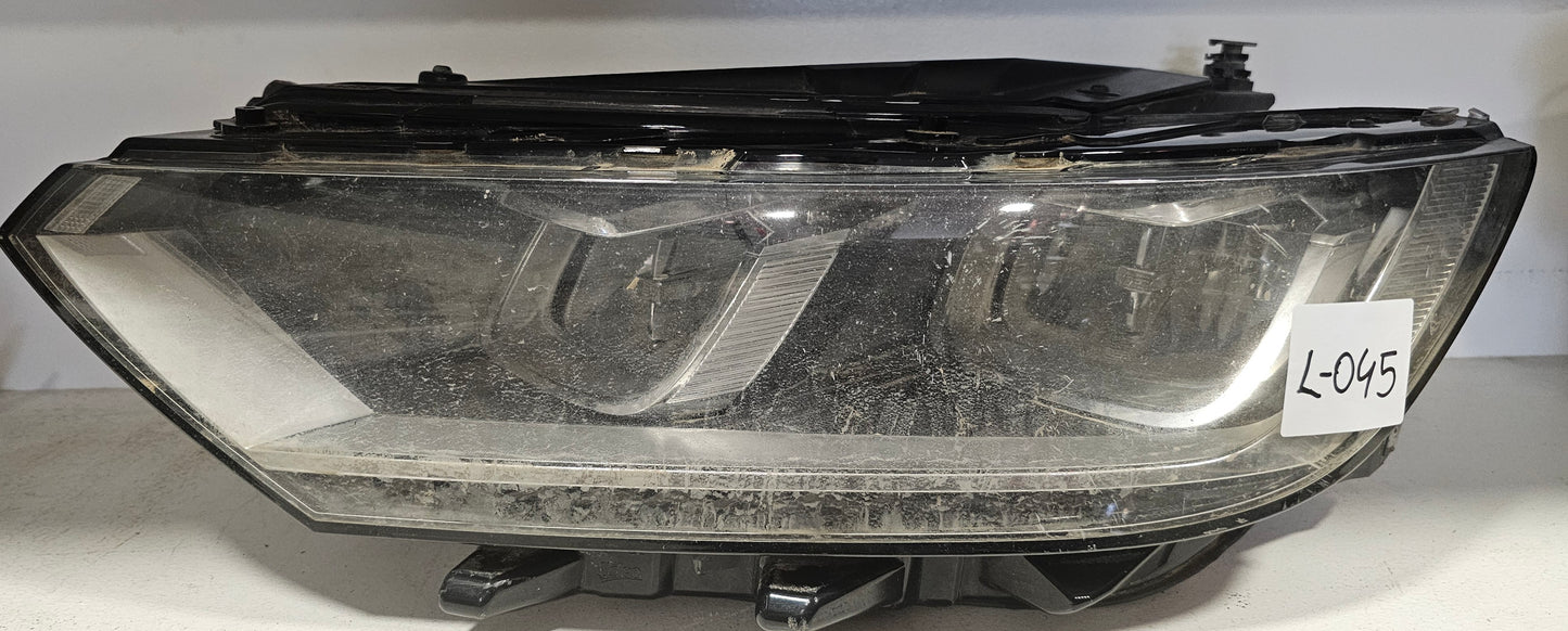 Žaromet sprednji levi-VW Passat B8